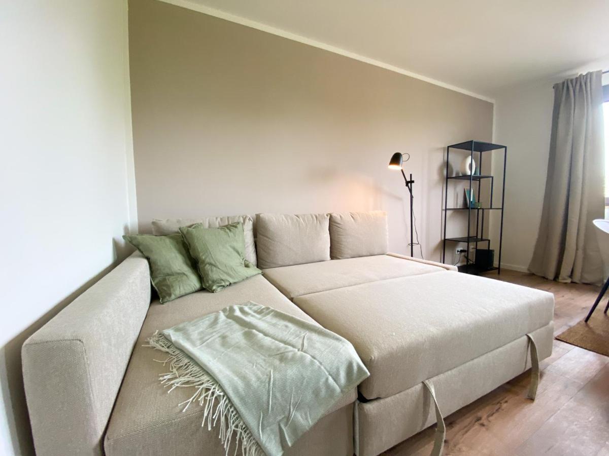 Schoene Wohnung Mit Rheinblick/Duesseldorf/Neuss/Messe Esterno foto