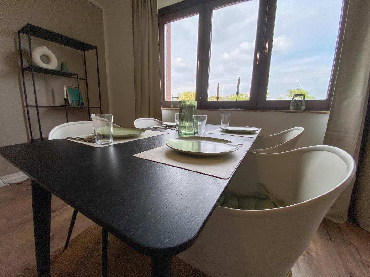 Schoene Wohnung Mit Rheinblick/Duesseldorf/Neuss/Messe Esterno foto