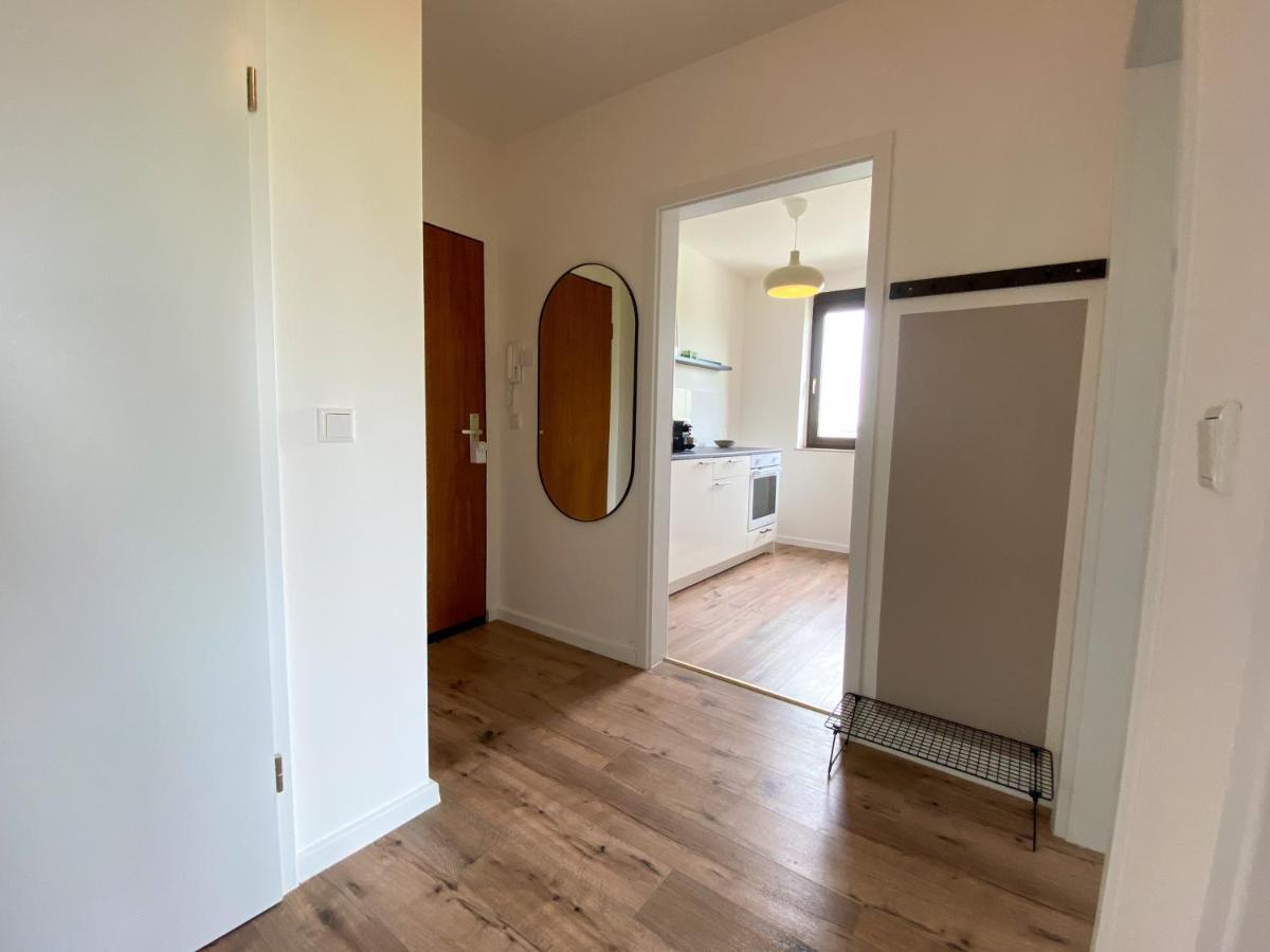 Schoene Wohnung Mit Rheinblick/Duesseldorf/Neuss/Messe Esterno foto