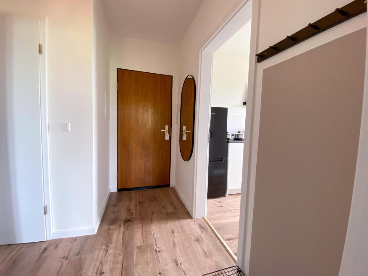 Schoene Wohnung Mit Rheinblick/Duesseldorf/Neuss/Messe Esterno foto