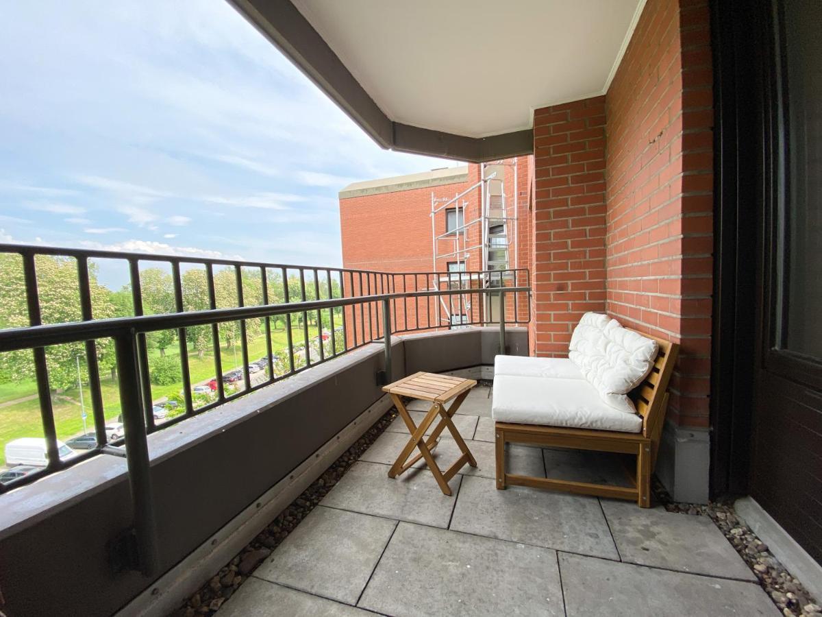 Schoene Wohnung Mit Rheinblick/Duesseldorf/Neuss/Messe Esterno foto