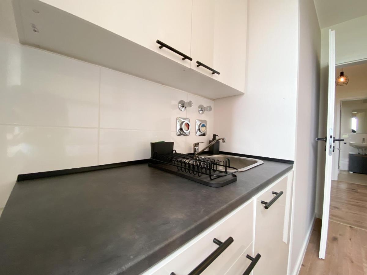 Schoene Wohnung Mit Rheinblick/Duesseldorf/Neuss/Messe Esterno foto