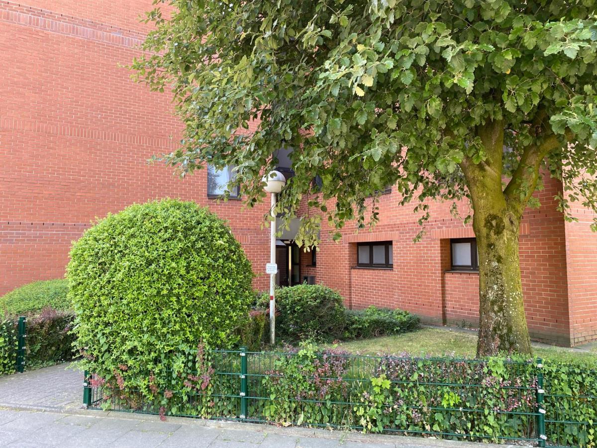 Schoene Wohnung Mit Rheinblick/Duesseldorf/Neuss/Messe Esterno foto